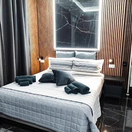 Vendégház Salandra Suite- Policlinico 3*